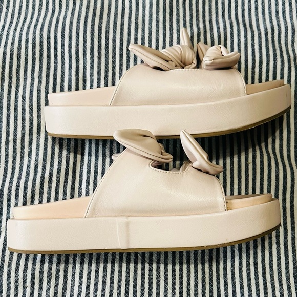 ShuShop- Kiki. Blush  Bow Slide Sandals. Like new. - Picture 8 of 11